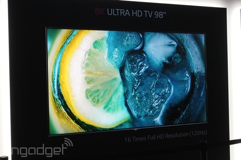 الإعلان عن شاشة LG's 8K television تلفزيون 8k شاشة 98 بوصة