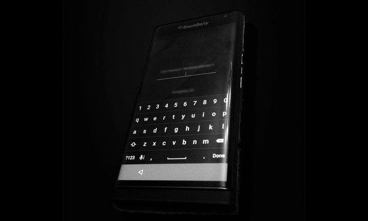 بلاك بيرى BlackBerry Venice ياتى مع لوحة مفاتيح اسف الشاشة